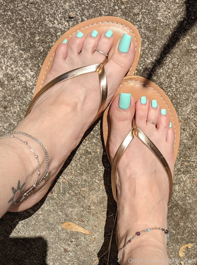 Photo by beauxfeet published on December 10,2023 03:11:09 - BestThots