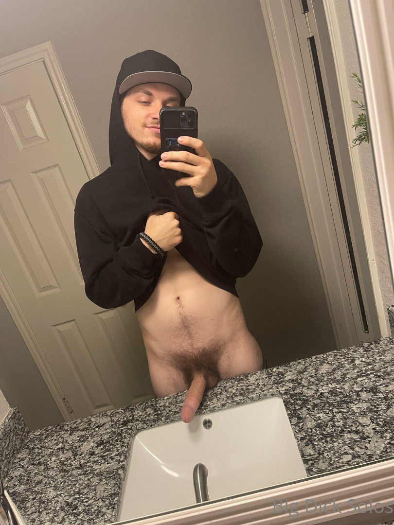Photo by bigdicksolos published on December 9,2023 23:52:41 - BestThots