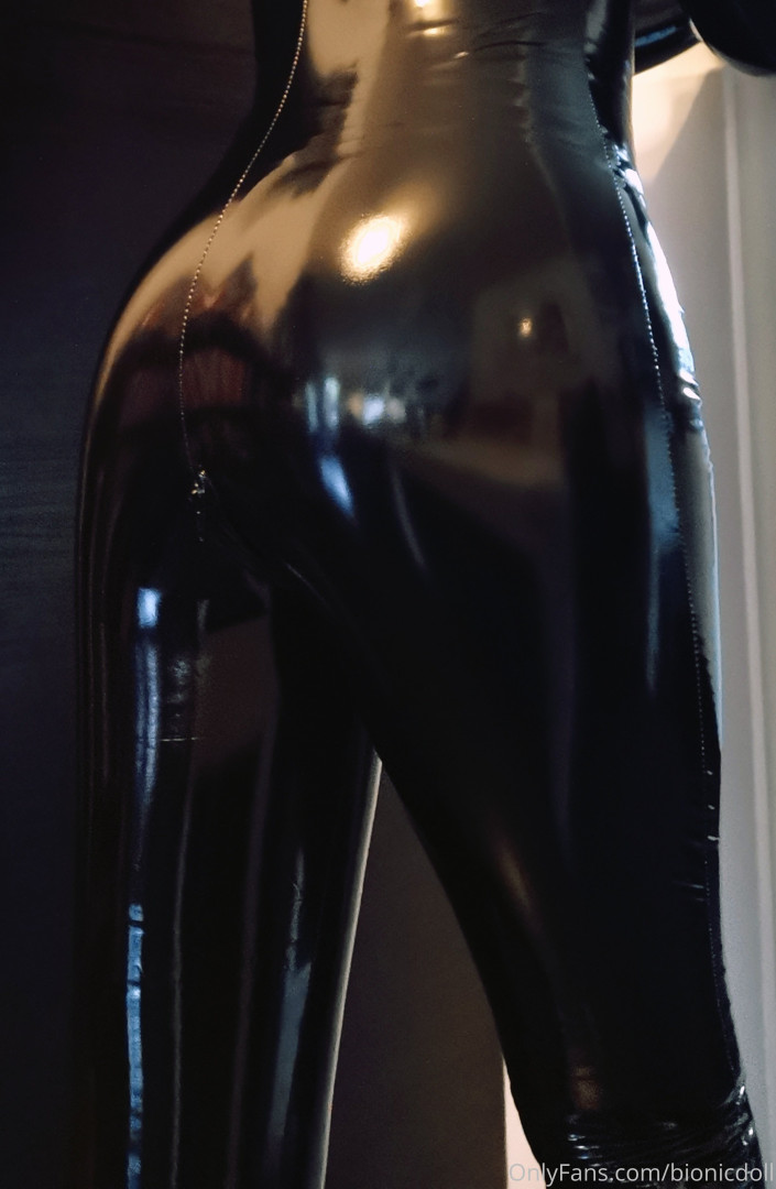 Photo by bionicdoll published on December 9,2023 23:40:49 - BestThots