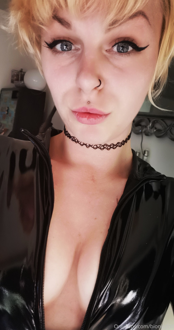 Photo by bionicdoll published on December 9,2023 23:40:58 - BestThots