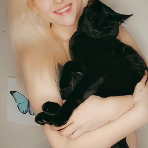 blondieee1.0 #8709078