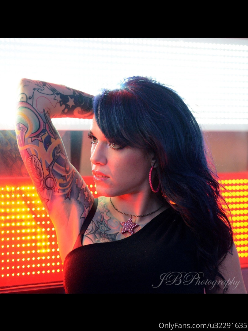 Photo by blownupdoll published on December 9,2023 22:13:49 - BestThots