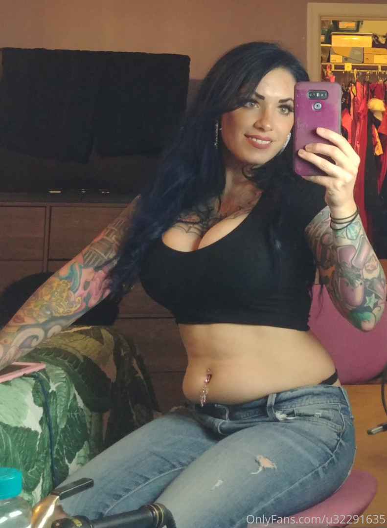 Photo by blownupdoll published on December 9,2023 22:14:04 - BestThots