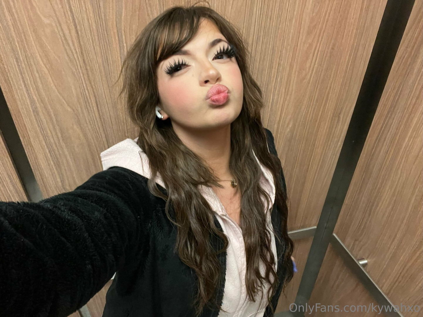 Photo by egirl published on June 2,2023 04:22:08 - BestThots