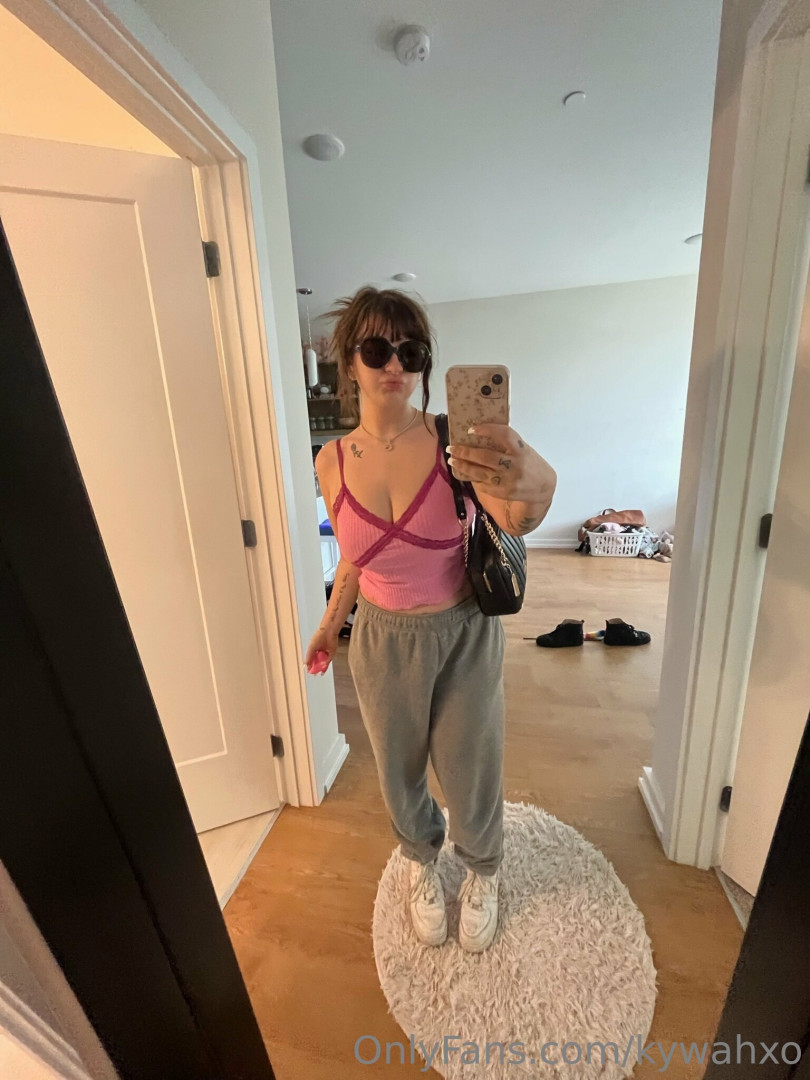 Photo by egirl published on June 2,2023 04:22:26 - BestThots