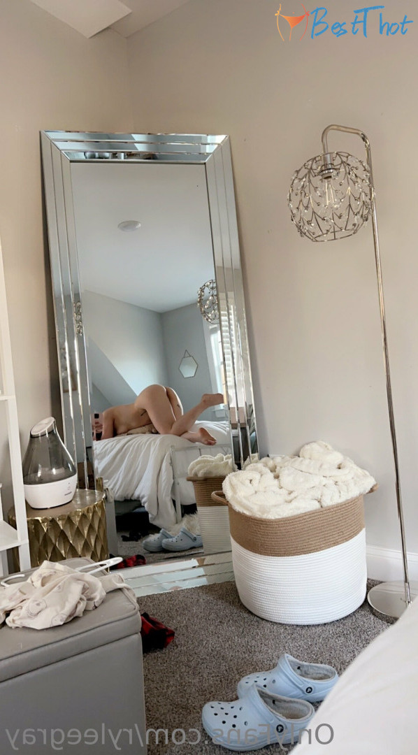 Photo by ryleegray published on December 11,2024 21:35:33 - BestThots