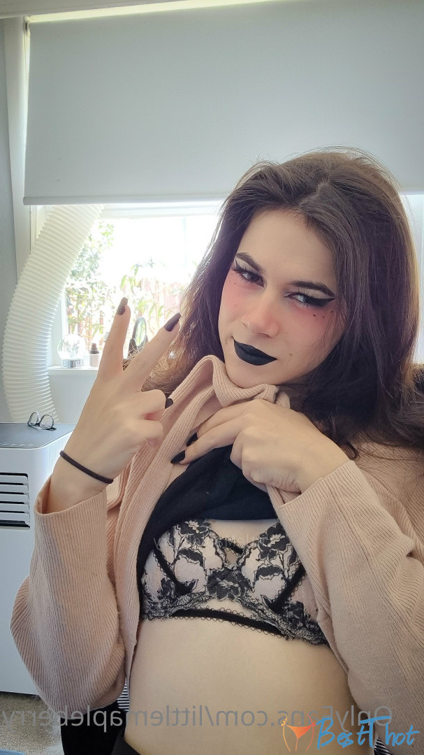 Photo by littlemapleberry published on December 18,2024 07:07:33 - BestThots