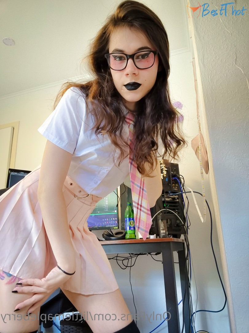 Photo by littlemapleberry published on December 18,2024 08:05:13 - BestThots