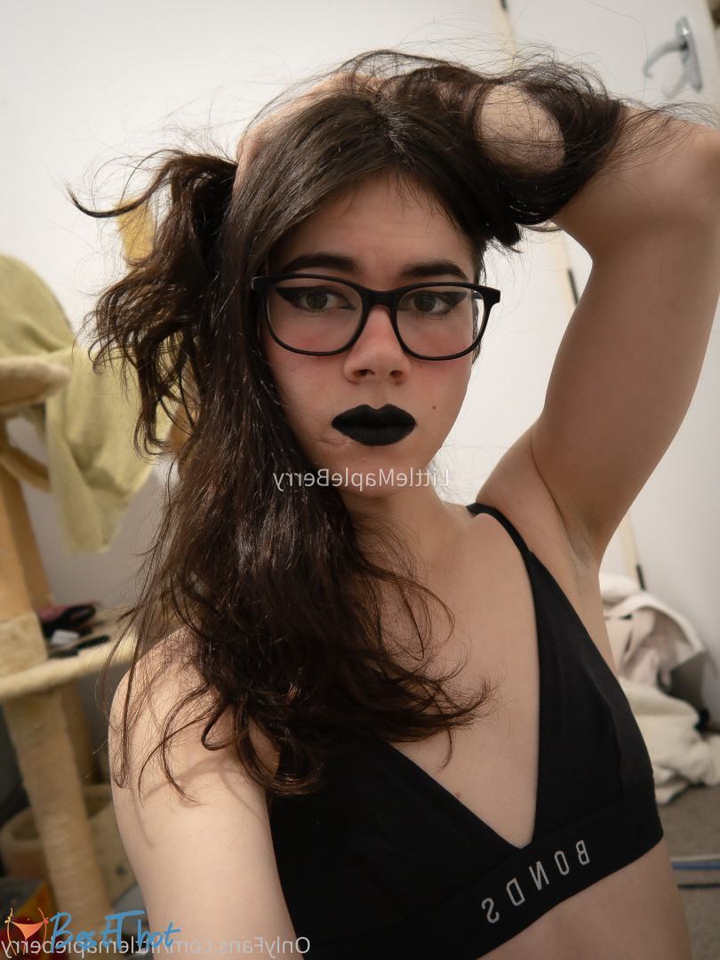 Photo by littlemapleberry published on December 18,2024 09:05:57 - BestThots