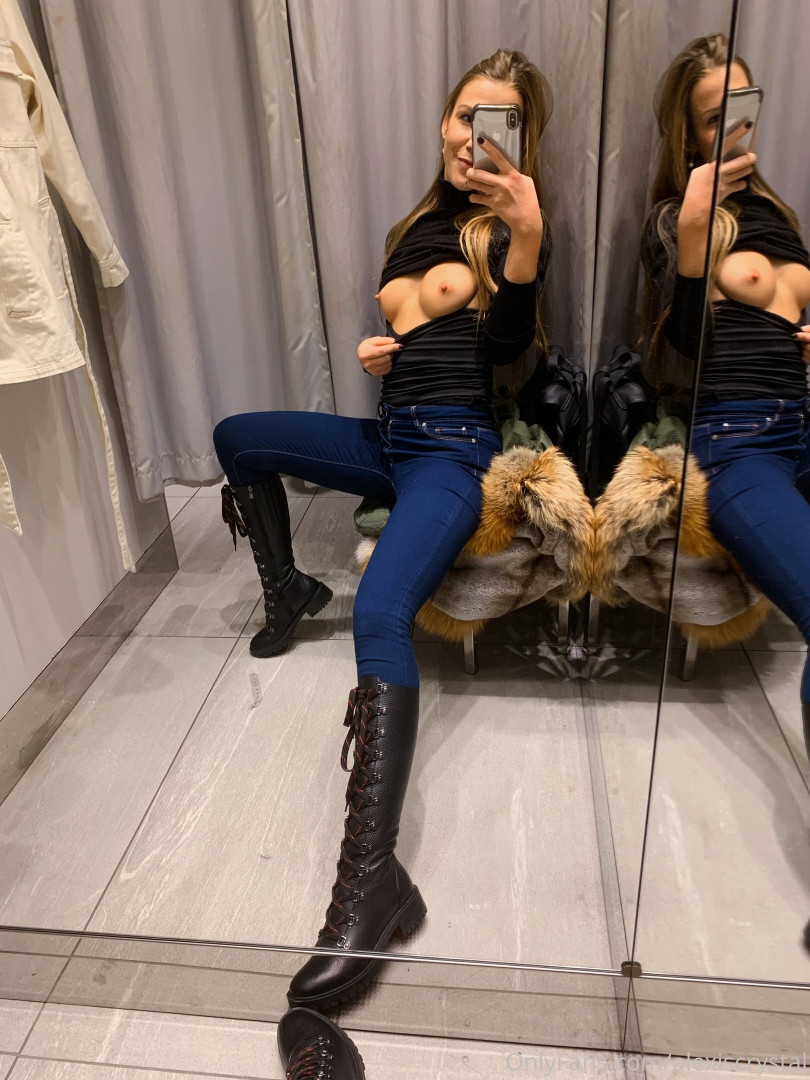 Photo by alexiscrystal published on October 16,2023 14:35:59 - BestThots