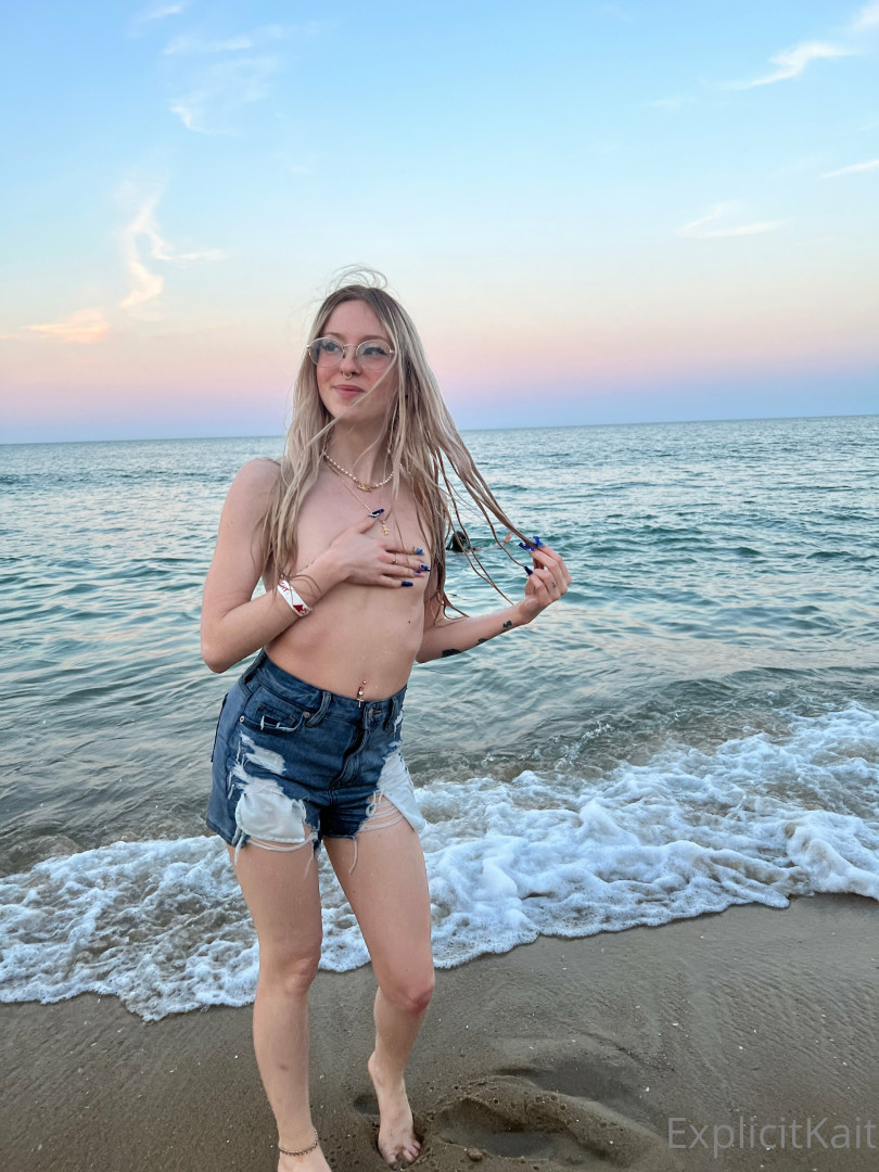 Photo by explicitkait published on January 12,2024 20:13:07 - BestThots