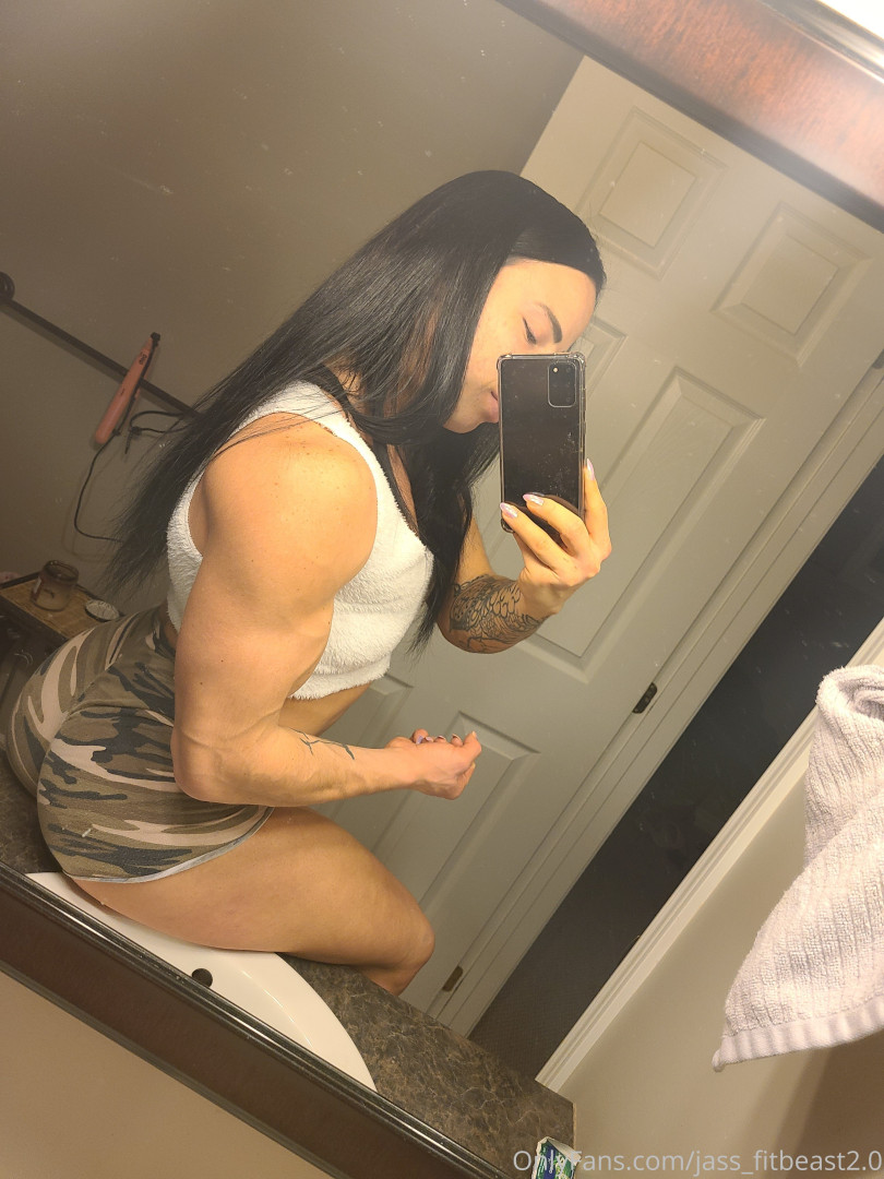 Photo by fitbeastgoddess_vip published on January 12,2024 12:50:53 - BestThots