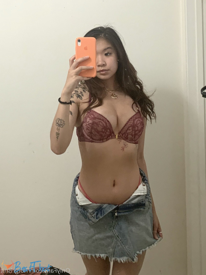 Photo by hotgrlshit published on December 23,2024 10:10:26 - BestThots