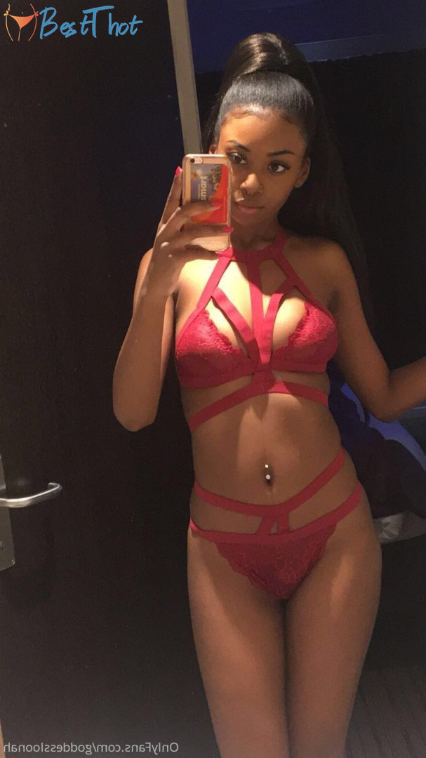 Photo by goddessloonah published on December 24,2024 03:11:00 - BestThots