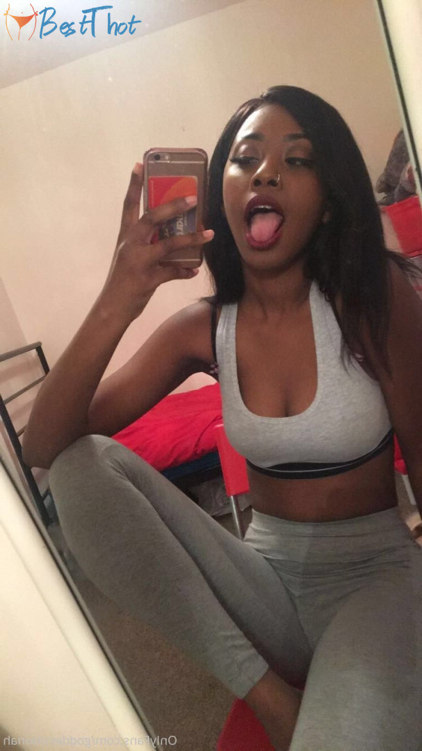 Photo by goddessloonah published on December 24,2024 03:12:03 - BestThots