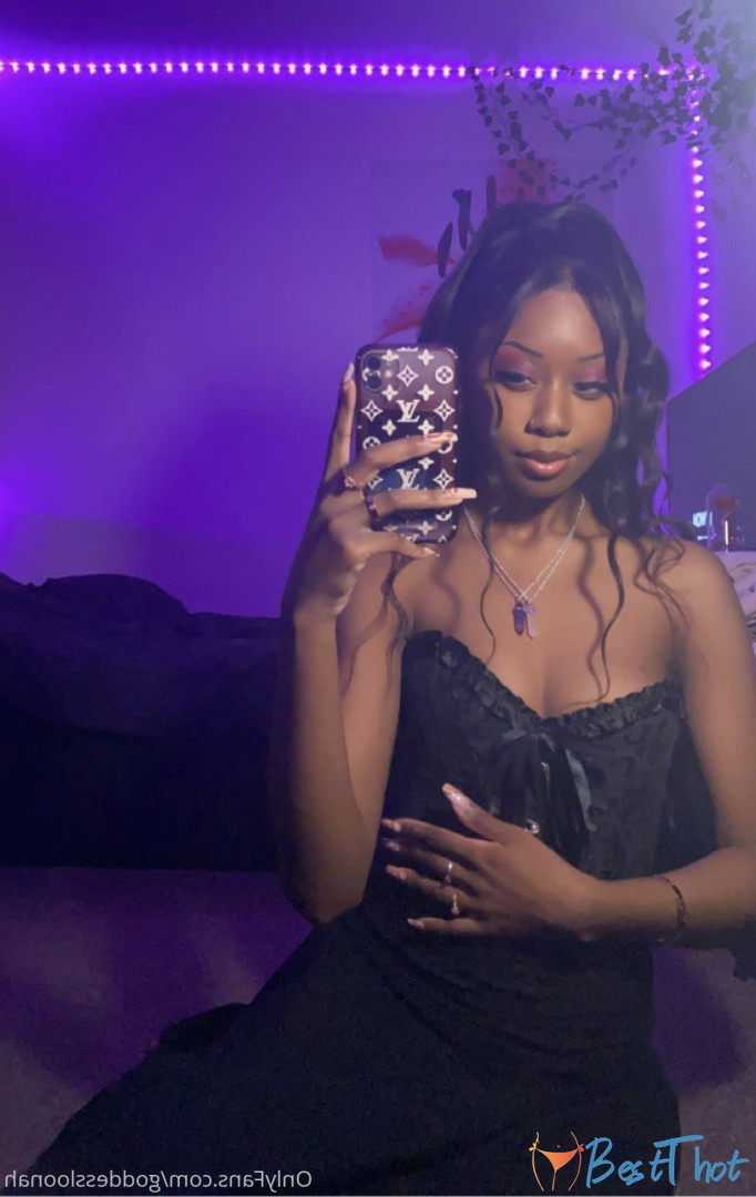 Photo by goddessloonah published on December 24,2024 04:10:52 - BestThots