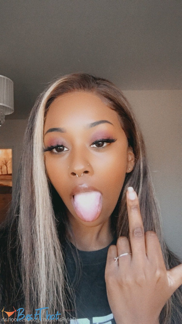 Photo by goddessloonah published on December 24,2024 04:10:53 - BestThots