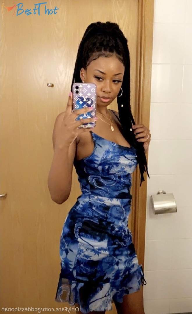Photo by goddessloonah published on December 24,2024 04:11:01 - BestThots