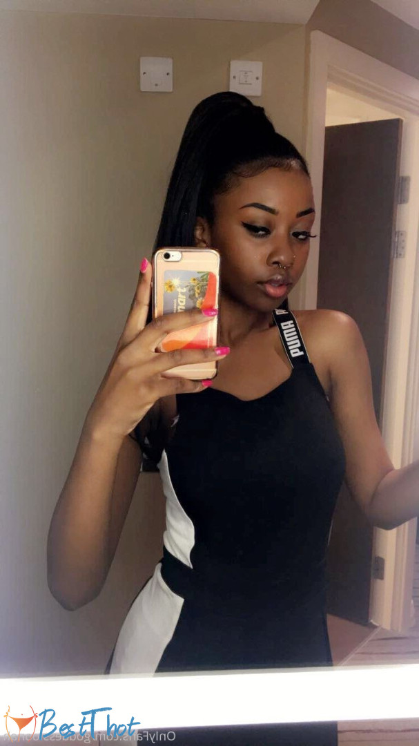 Photo by goddessloonah published on December 24,2024 04:11:18 - BestThots