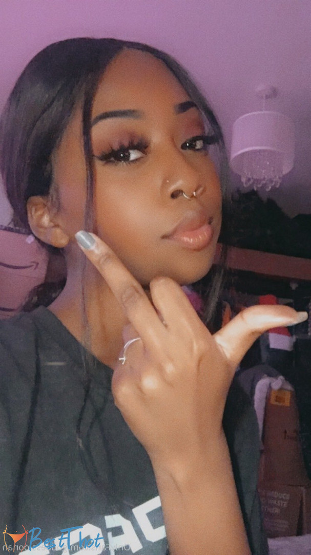 Photo by goddessloonah published on December 24,2024 04:11:50 - BestThots
