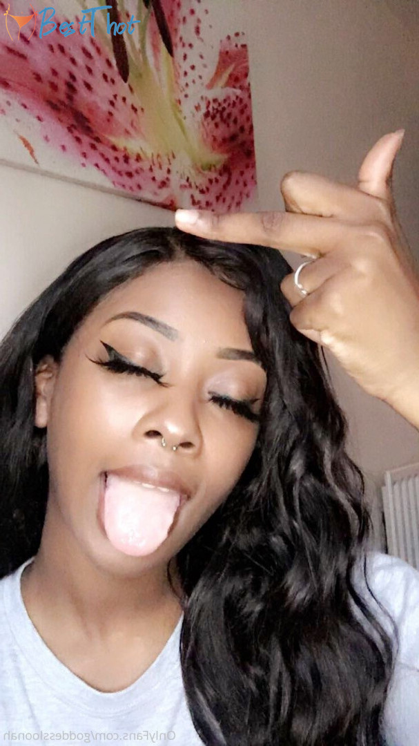 Photo by goddessloonah published on December 24,2024 04:12:12 - BestThots