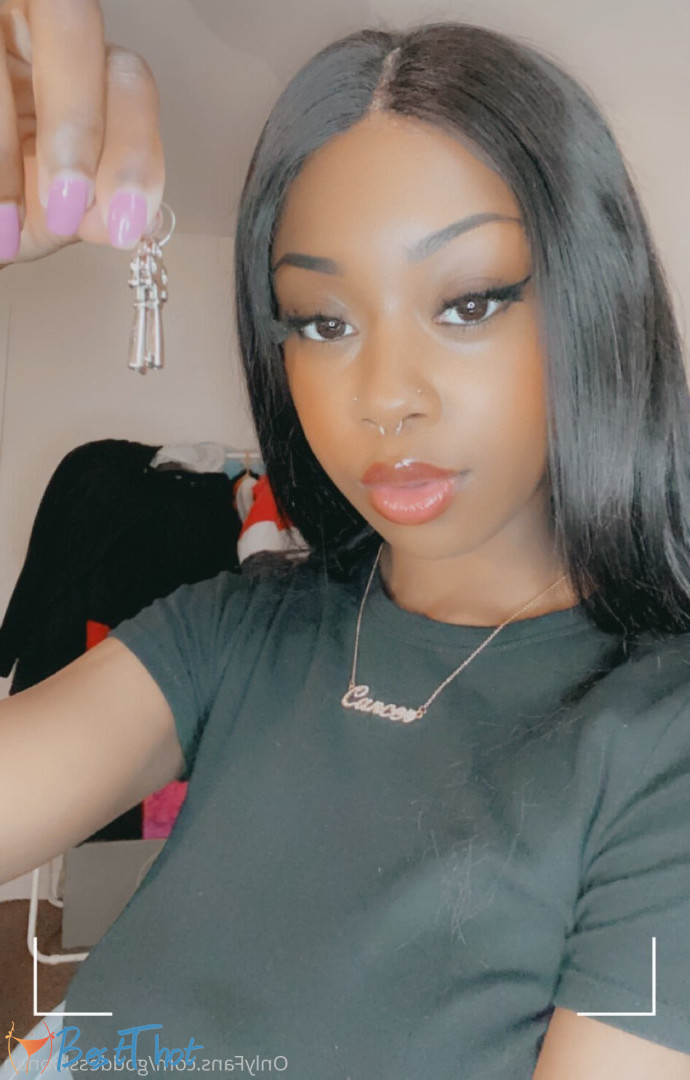 Photo by goddessloonah published on December 24,2024 04:12:13 - BestThots