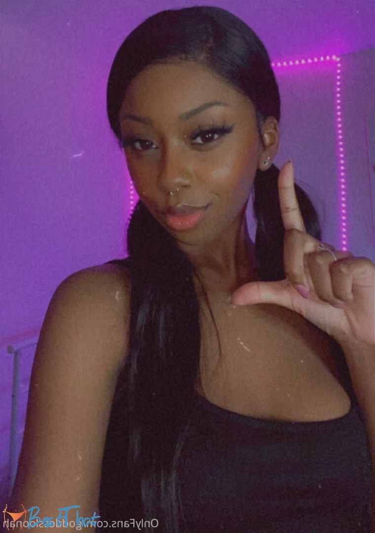 Photo by goddessloonah published on December 24,2024 04:12:35 - BestThots