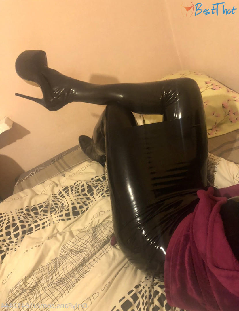 Photo by latex_alina published on December 24,2024 21:11:07 - BestThots