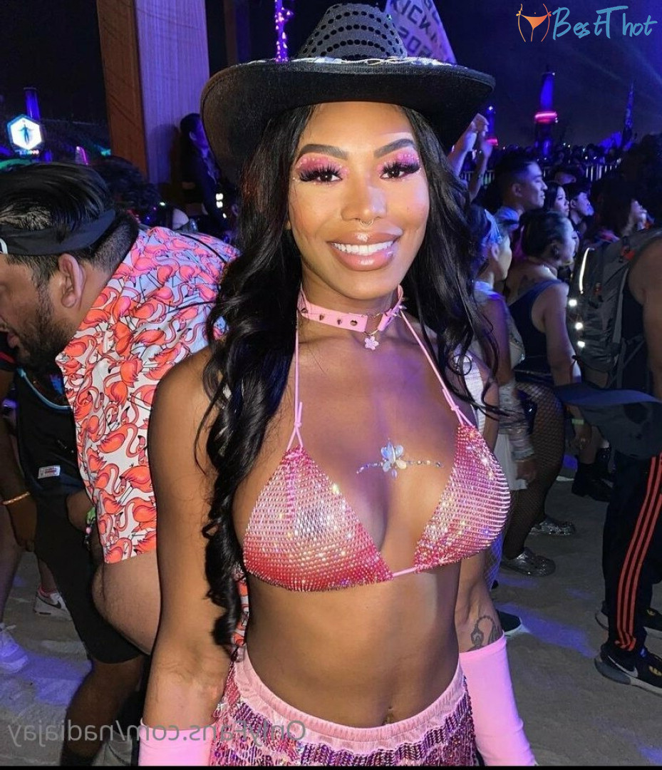 nadiajay #9548594