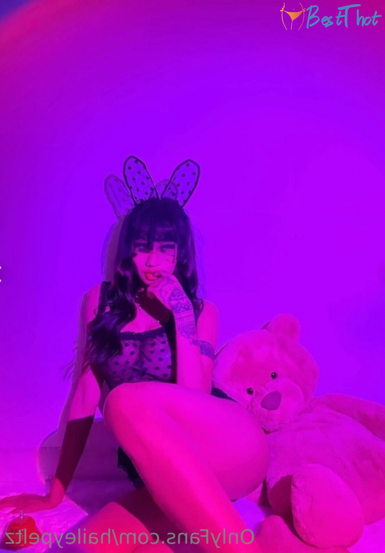 Photo by hawaiihailey published on December 28,2024 23:16:48 - BestThots