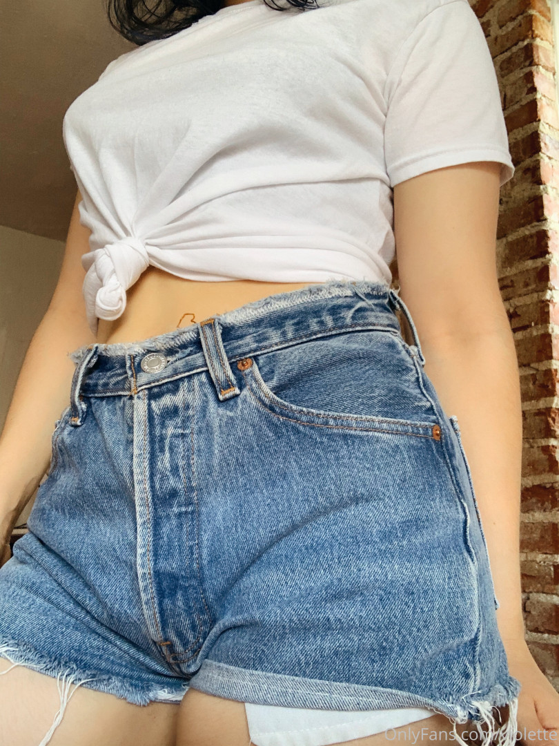 Photo by violette published on October 17,2023 07:08:15 - BestThots