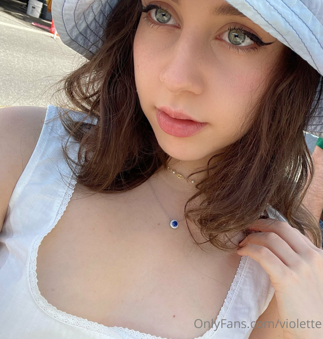 Photo by violette published on October 17,2023 07:17:12 - BestThots