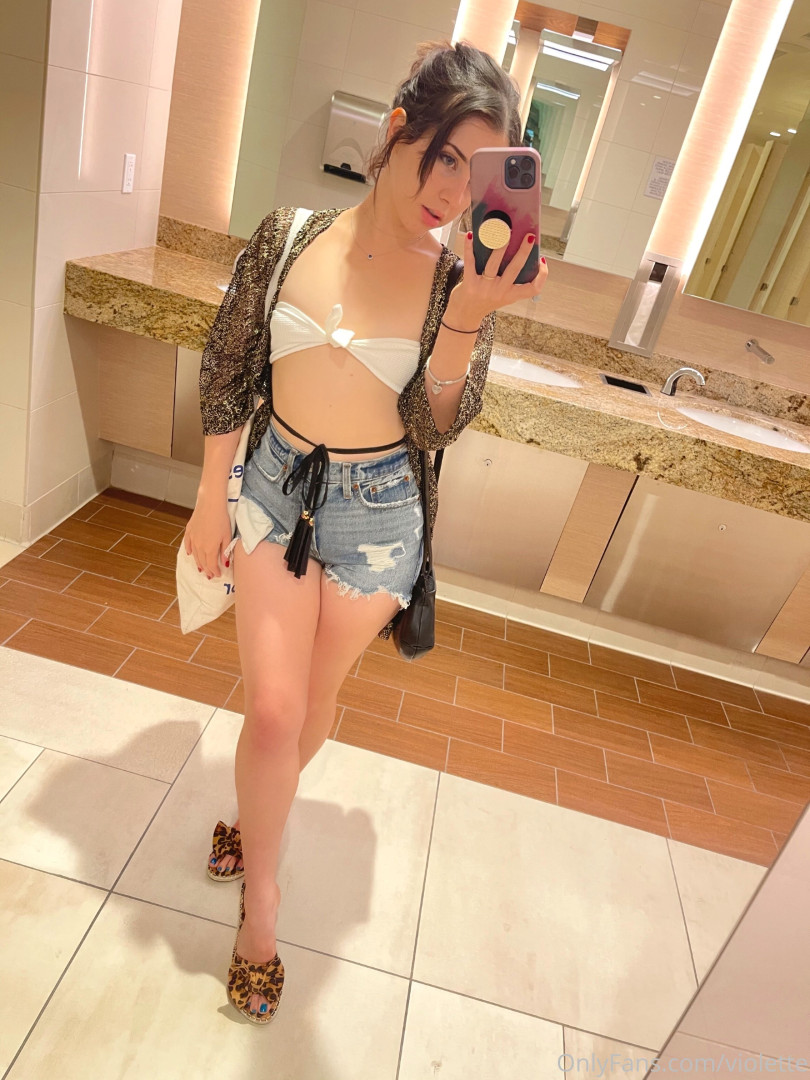 Photo by violette published on October 17,2023 07:28:01 - BestThots