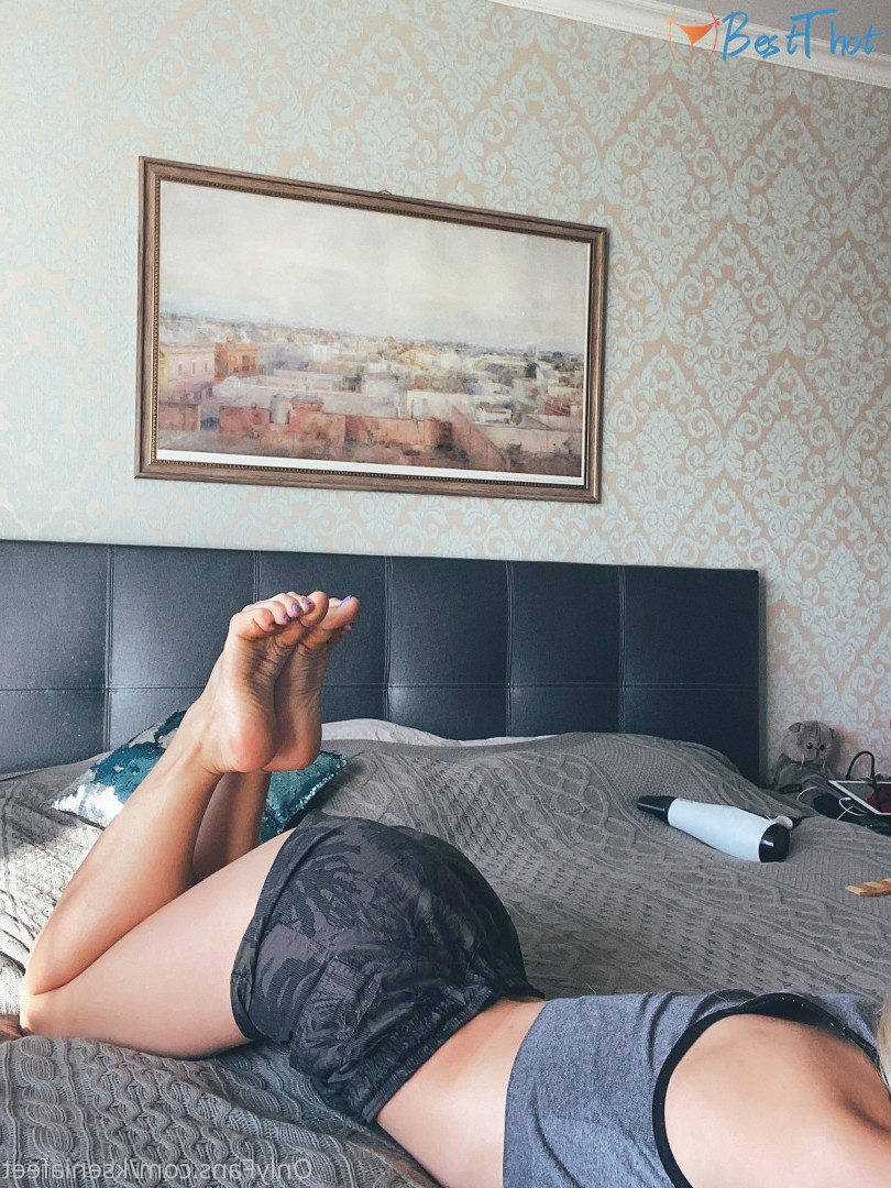 Photo by kseniafeet published on December 30,2024 23:15:56 - BestThots