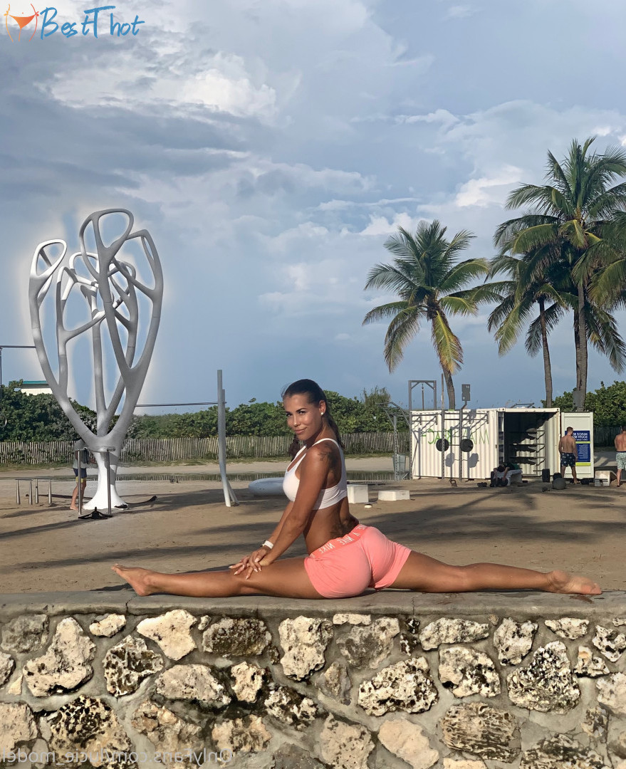 lucie_model #9593834