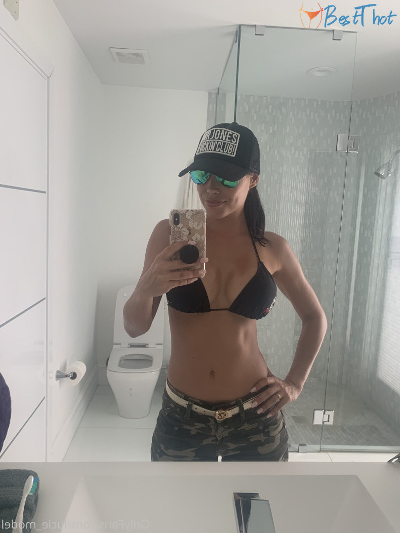 lucie_model #9593891