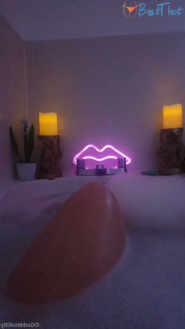 Photo by goddess_kitty published on December 31,2024 13:14:59 - BestThots