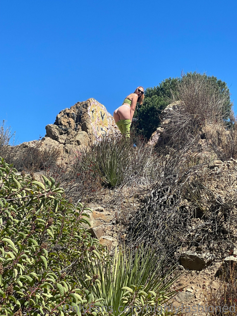 Photo by highlyfashioned published on October 16,2023 12:31:00 - BestThots