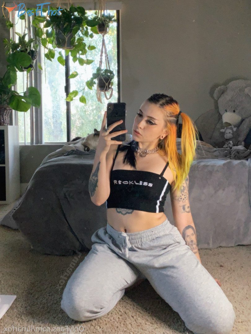 Photo by lunarfox_ published on December 31,2024 19:22:17 - BestThots