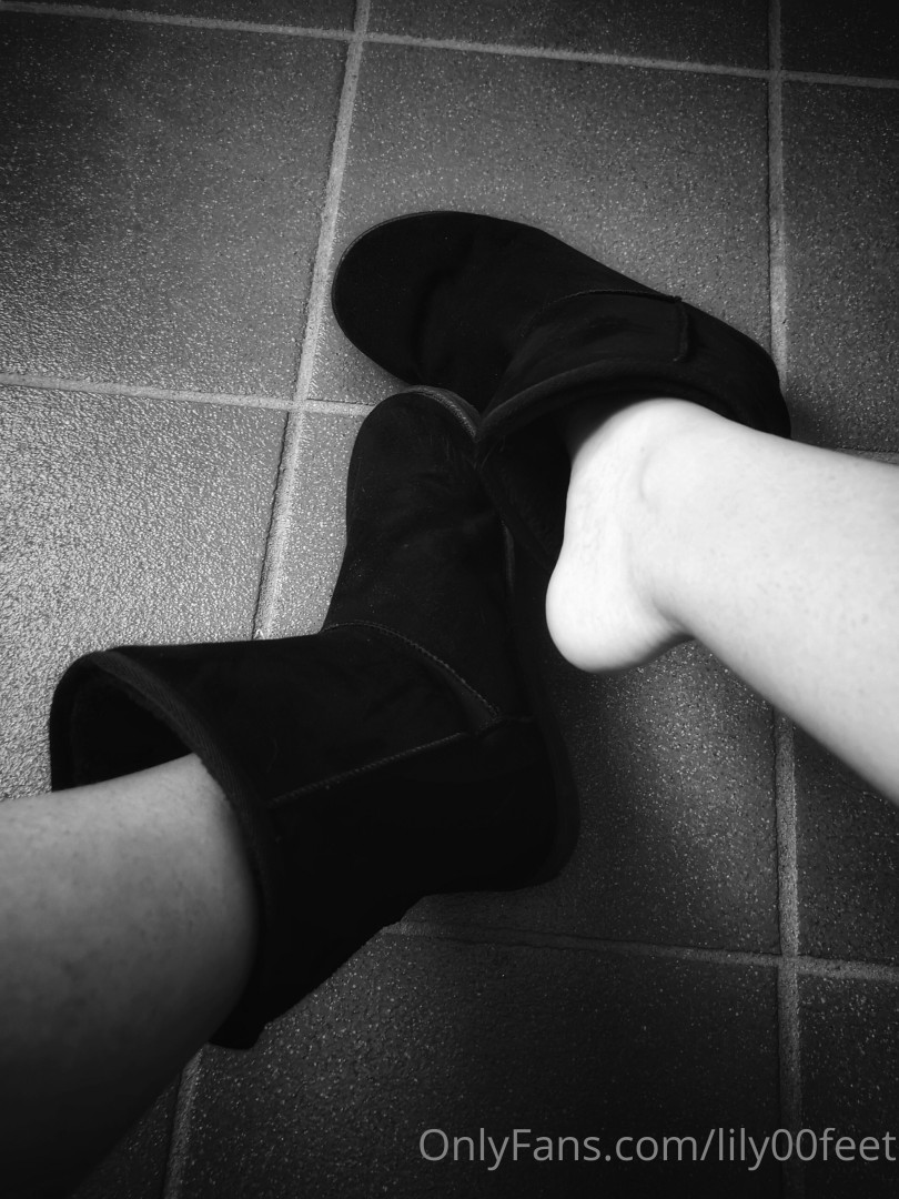 Photo by lily00feet published on October 14,2023 00:32:06 - BestThots