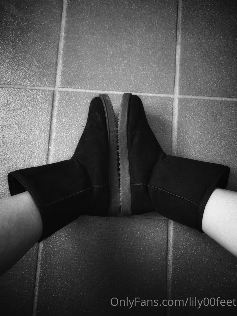 Photo by lily00feet published on October 14,2023 01:24:21 - BestThots