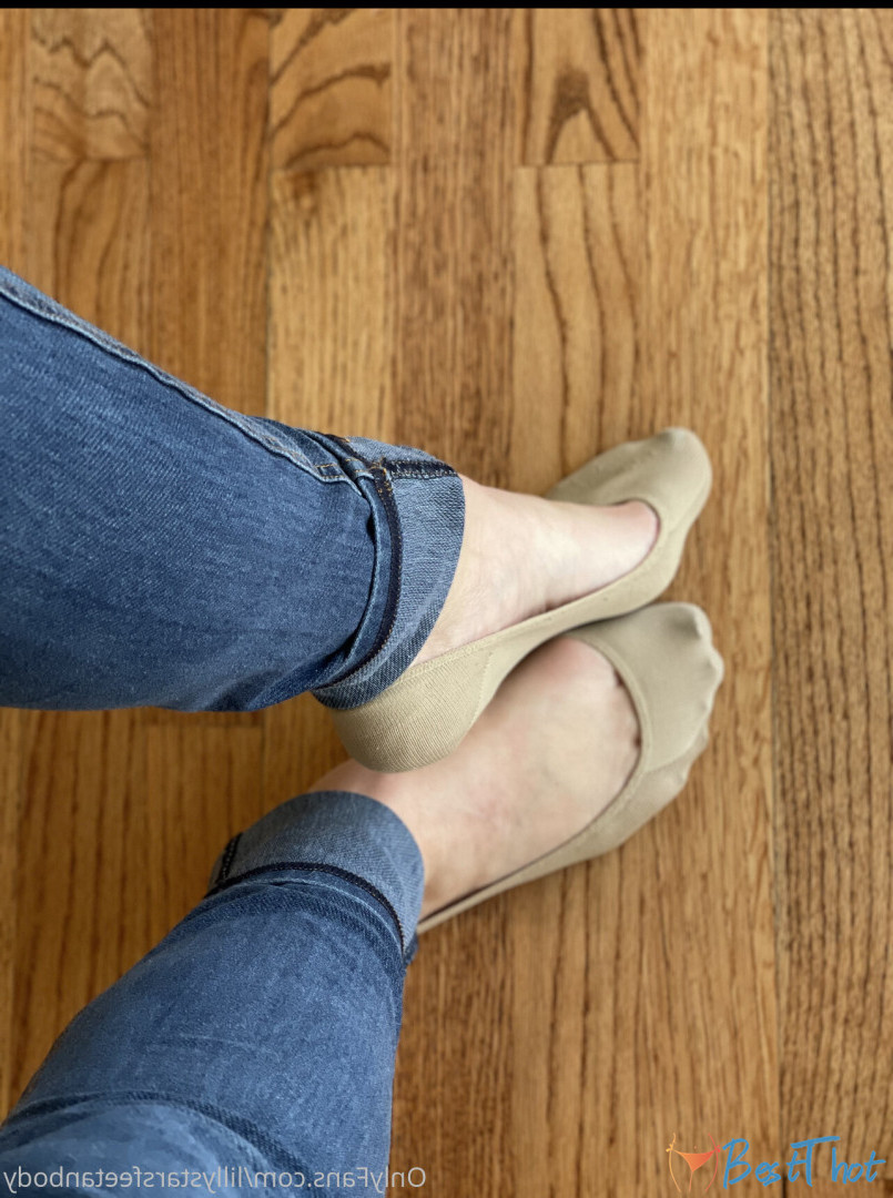 Photo by lillystarsfeetanbody published on January 1,2025 03:18:15 - BestThots