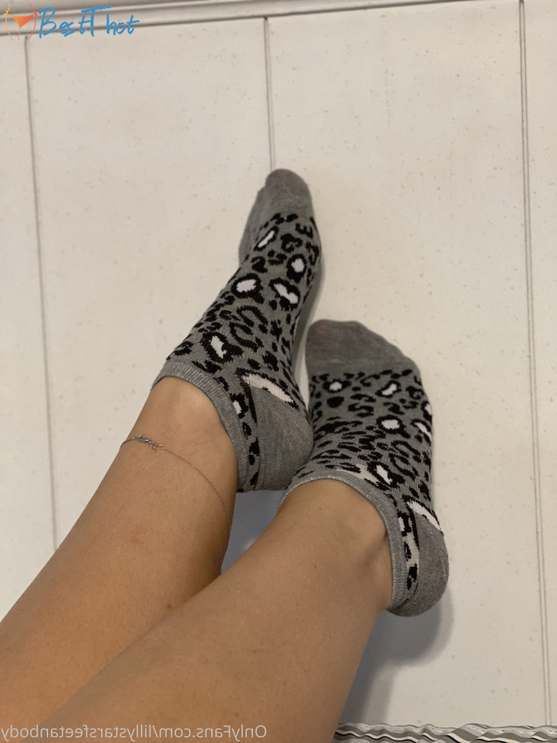 Photo by lillystarsfeetanbody published on January 1,2025 03:18:30 - BestThots