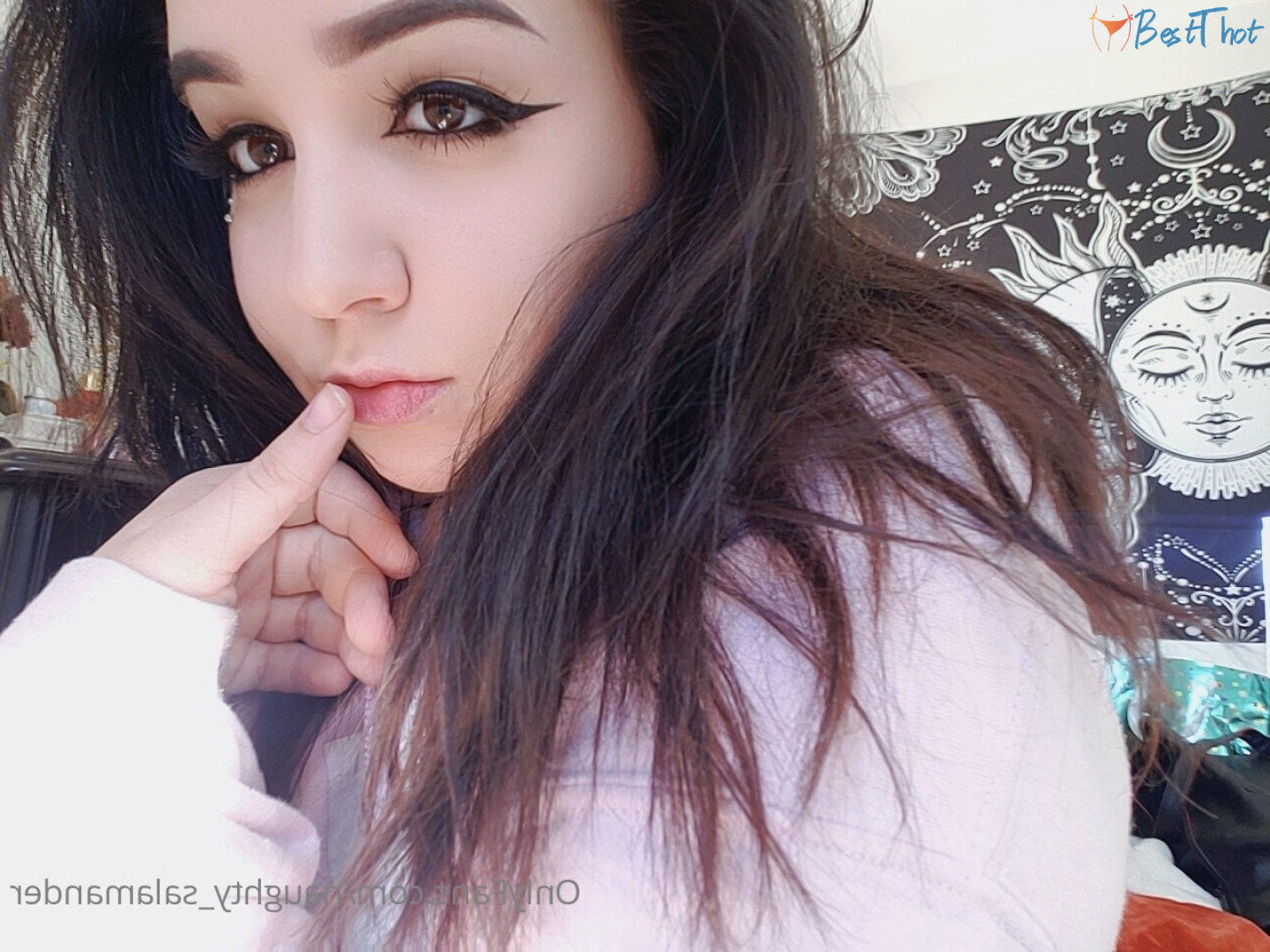 Photo by naughty_salamander published on January 1,2025 22:17:59 - BestThots