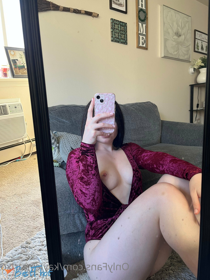 Photo by kayleygurlxo published on January 3,2025 14:17:35 - BestThots