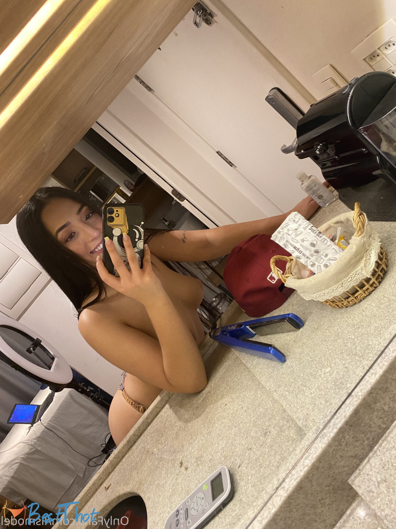 Photo by lisdelcastilho published on January 3,2025 18:22:13 - BestThots