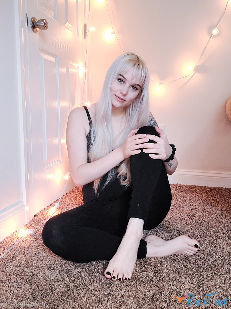 Photo by mythicmaggie published on January 3,2025 18:24:40 - BestThots