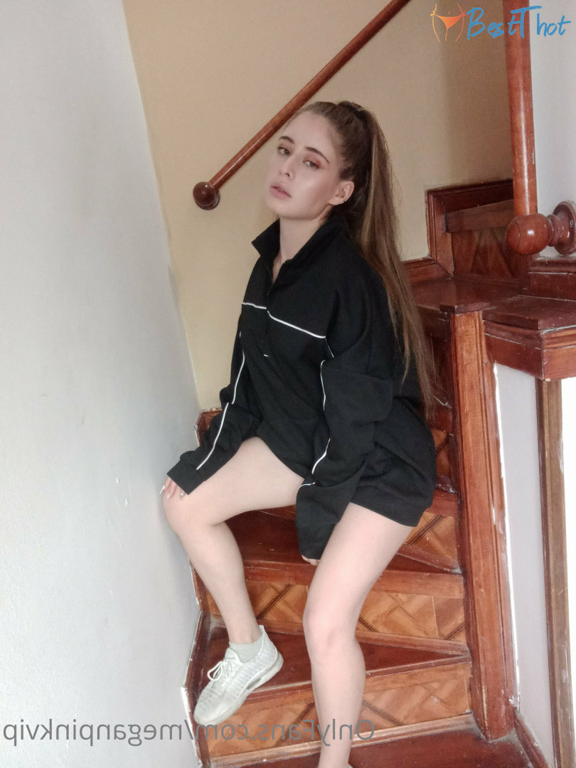 Photo by meganpinkvip published on January 4,2025 16:22:04 - BestThots