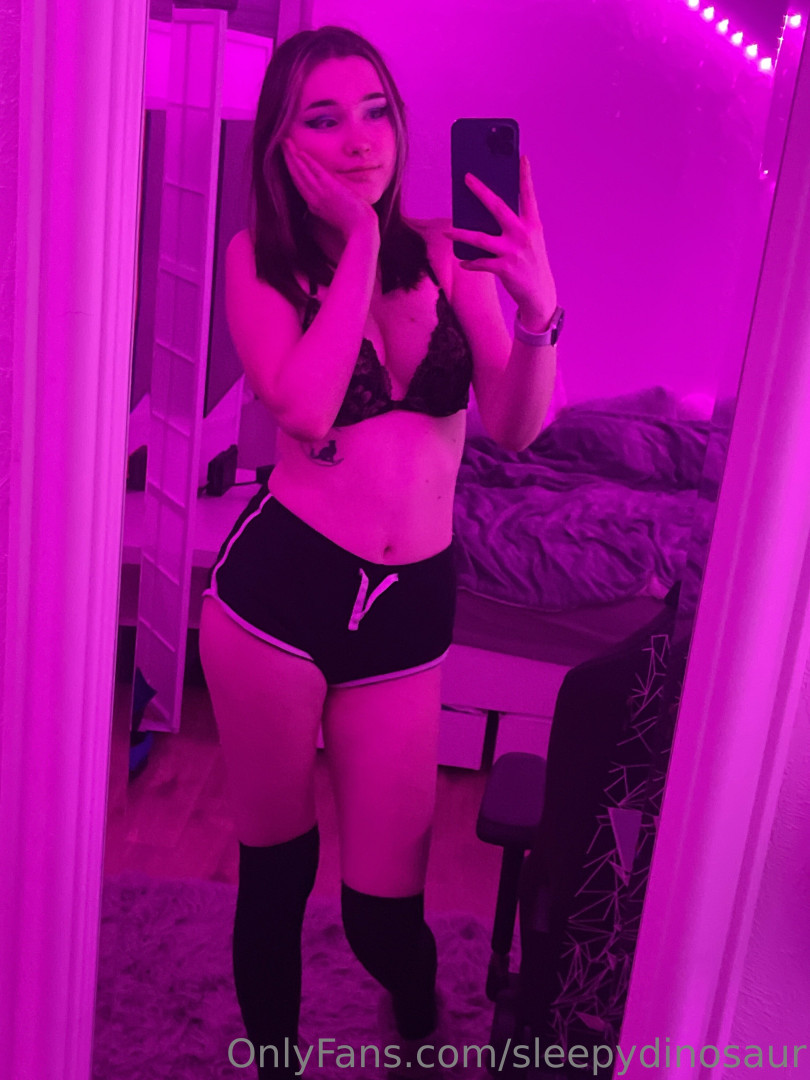 Photo by sleepydinosaur published on May 17,2023 22:20:53 - BestThots