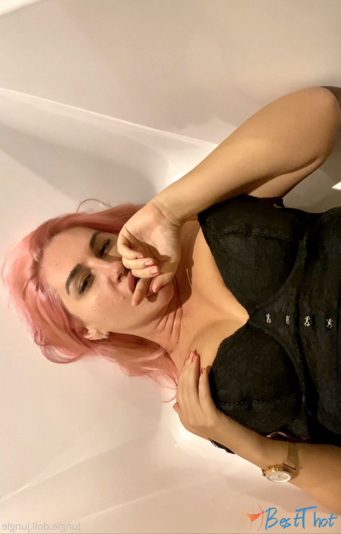 Photo by jungle.doll.jungle published on January 10,2025 17:02:21 - BestThots